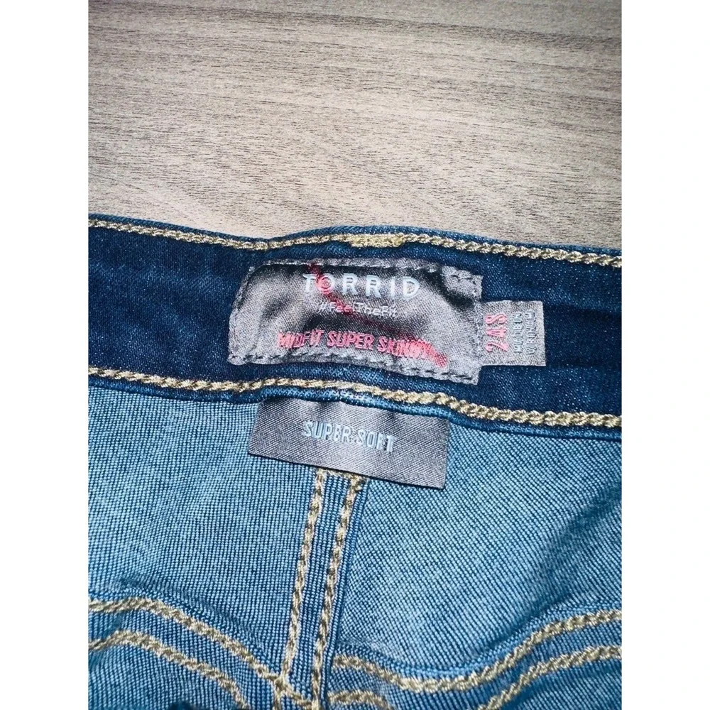 P1 Torrid Women's Plus Size Jeans Size 24 Short‎ Skinny Super Soft Dark Wash
